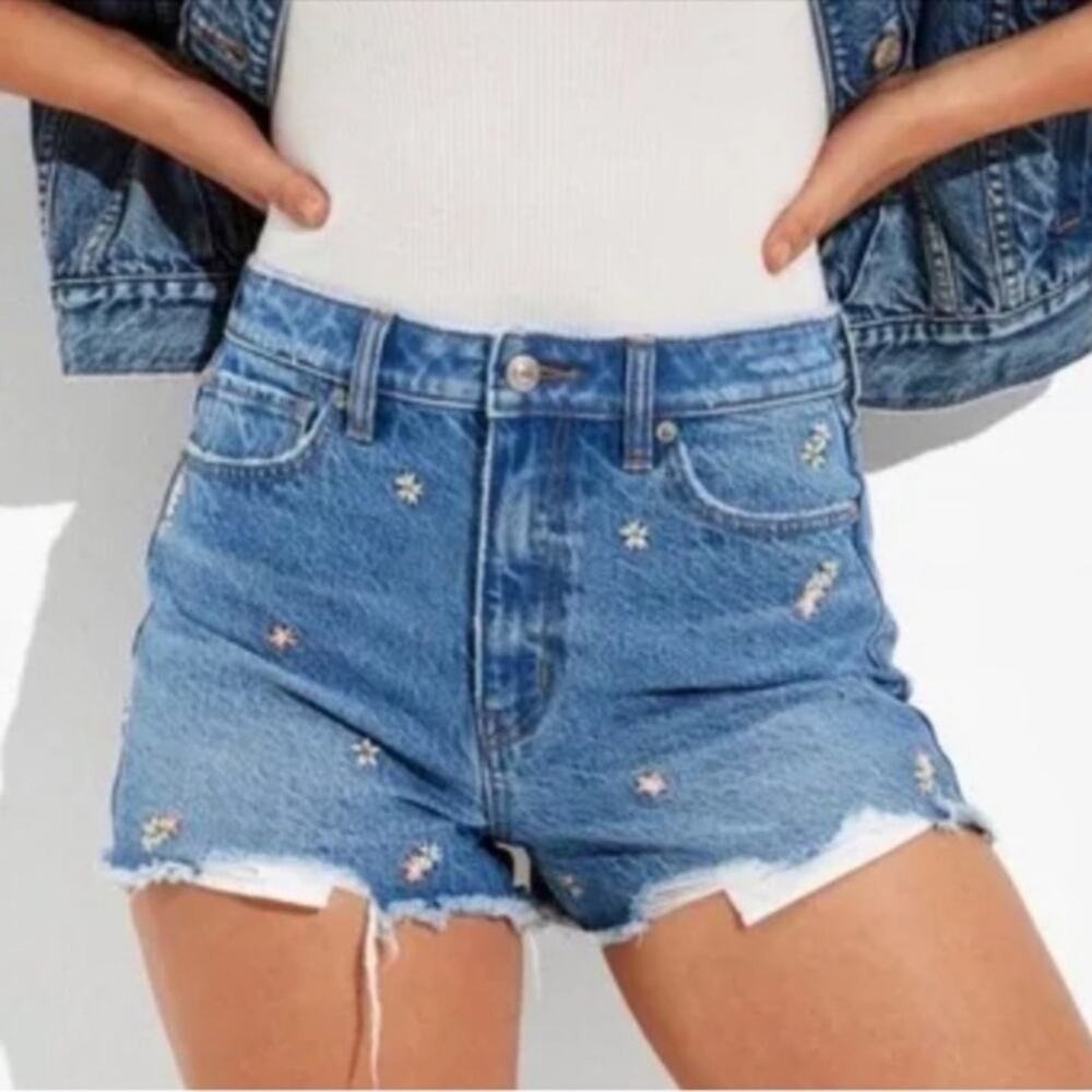 American Eagle Floral Embroidered Denim Shorts Blue Boho Daisy Cutoff Size 8